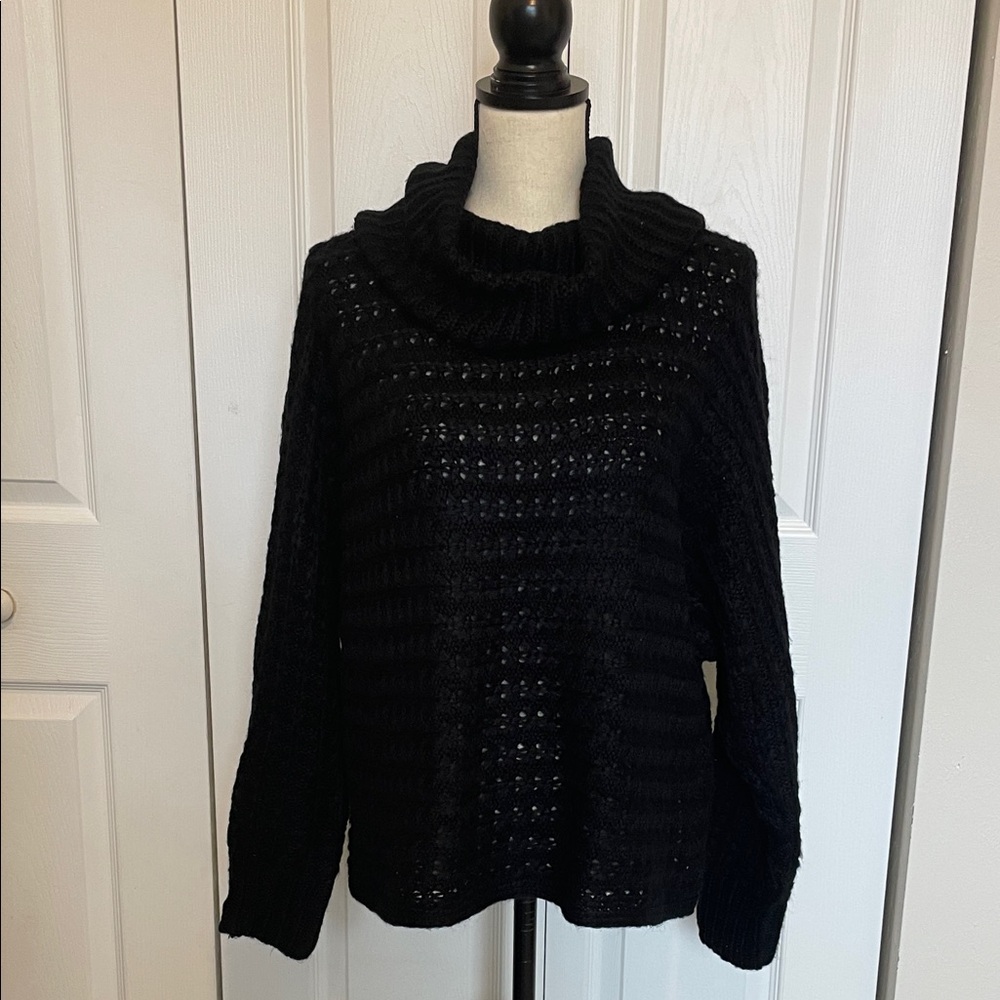NWT HEM & THREAD WOMEN'S LONG SLEEVE BLACK KNIT TURTLENECK SWEATER. SIZE MEDIUM.
